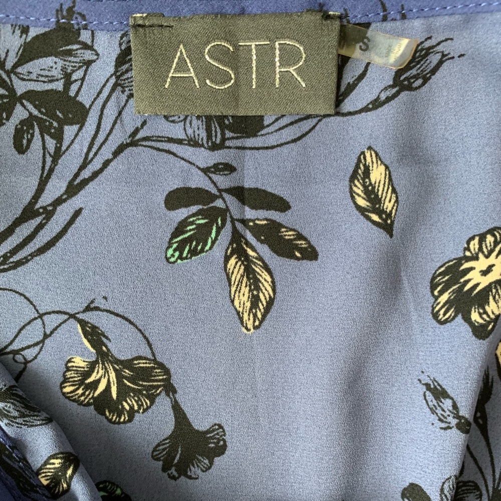 ASTR Ruffle Halter Top - Picture 5 of 5